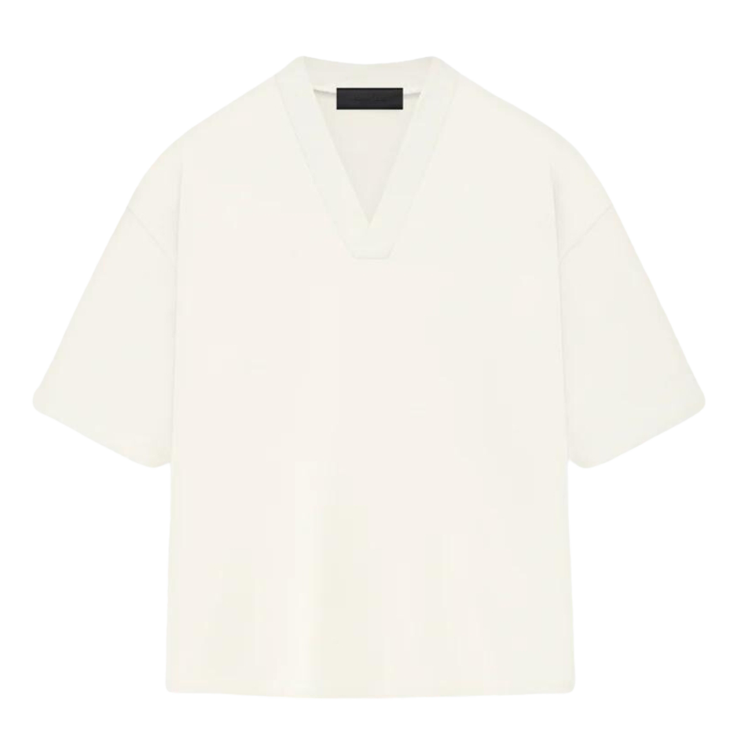 "ESSENTIALS" T-Shirt V-Neck Cloud Dancer (FW23)